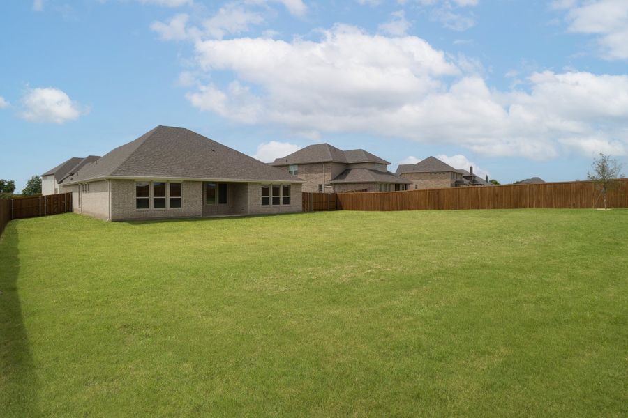 Exterior details and patio area of a home in Lovers Landing, Forney (Image 2).