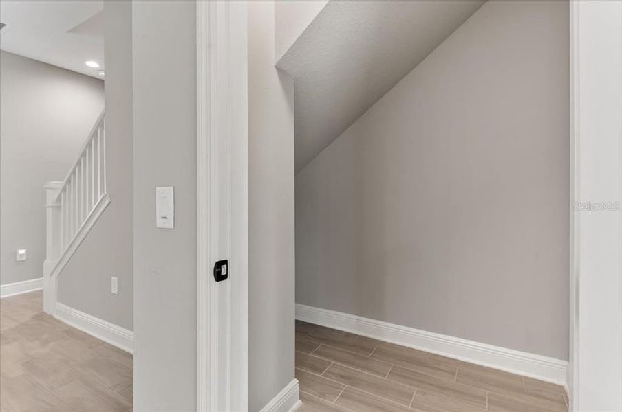 Spacious, unfurnished interior of a new home in , Sarasota (Image 35).