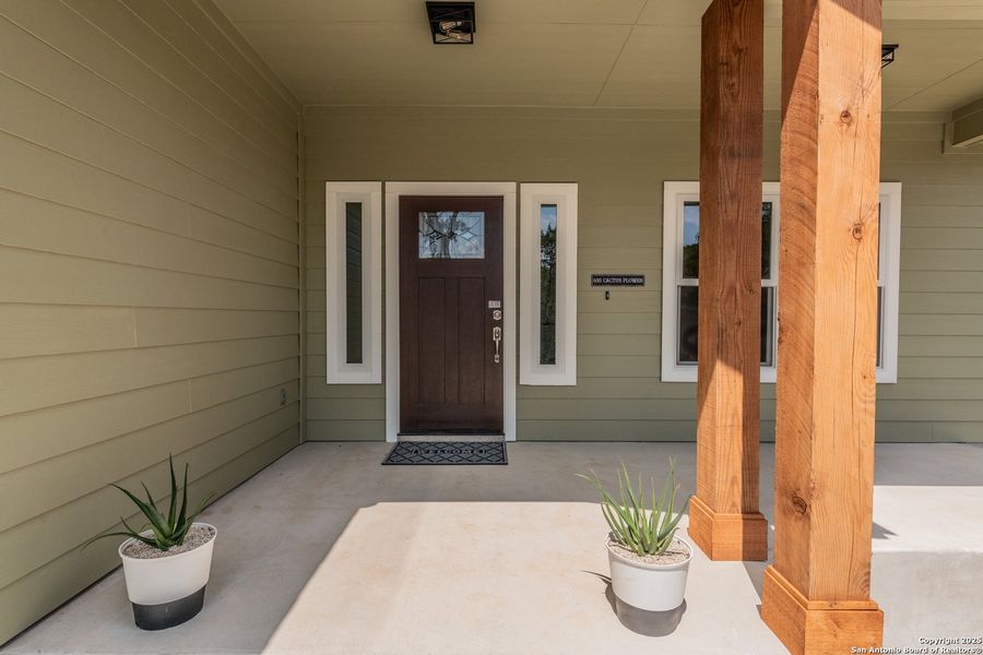 Exterior details and patio area of a home in , Canyon Lake (Image 3).