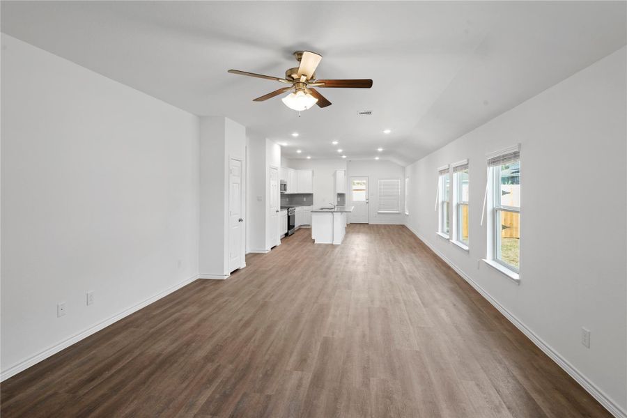Spacious, unfurnished interior of a new home in , Dayton (Image 16).
