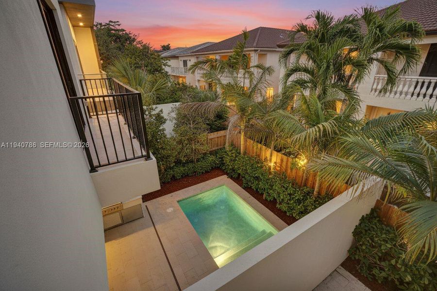 Exterior details and patio area of a home in , Miami (Image 26).