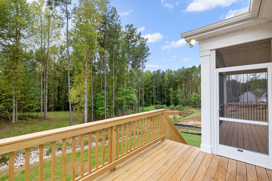 Representative exterior details of a home built from the The Hampton by RobuckHomes in Baylee Ridge, Selma (Image 82).