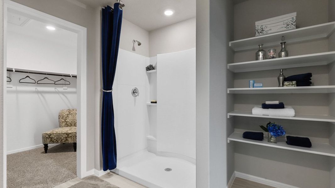 Furnished interior view inside a new home in Bella Vista, Granbury (Image 26).