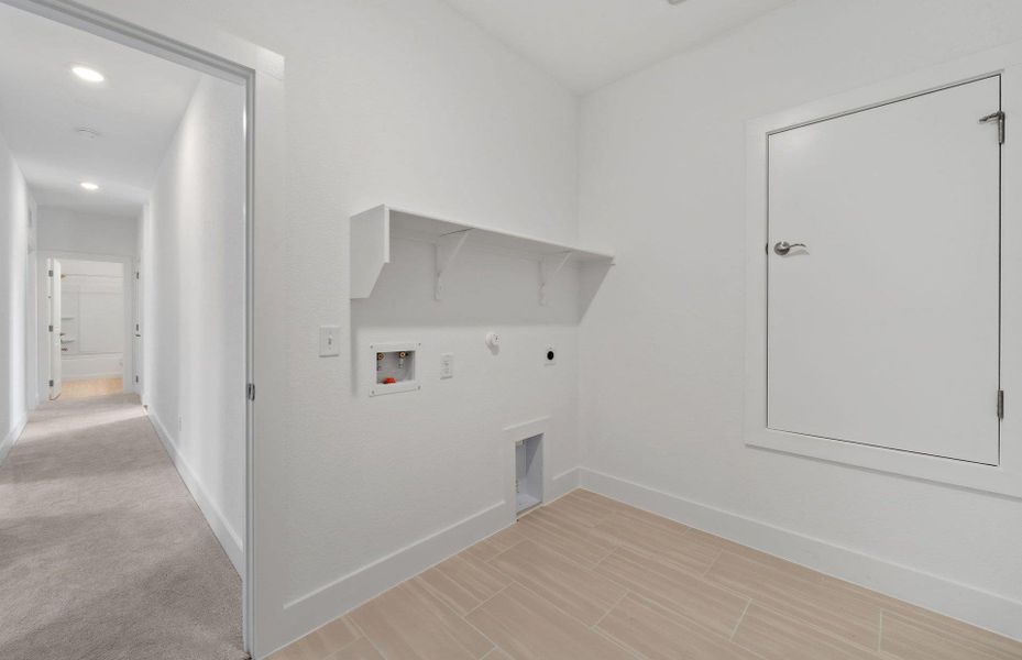 Spacious, unfurnished interior of a new home in Crosswinds, Kyle (Image 14).