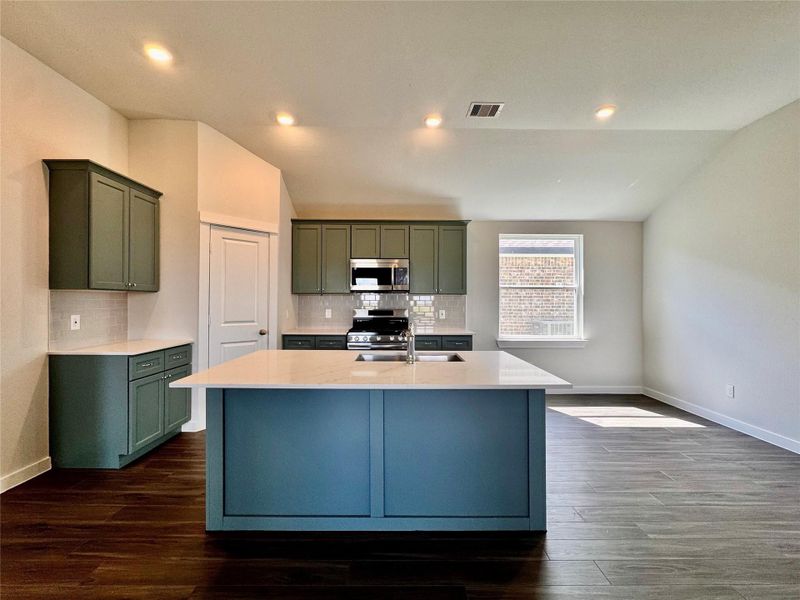 Furnished interior view inside a new home in Santa Fe, Cleveland (Image 7).