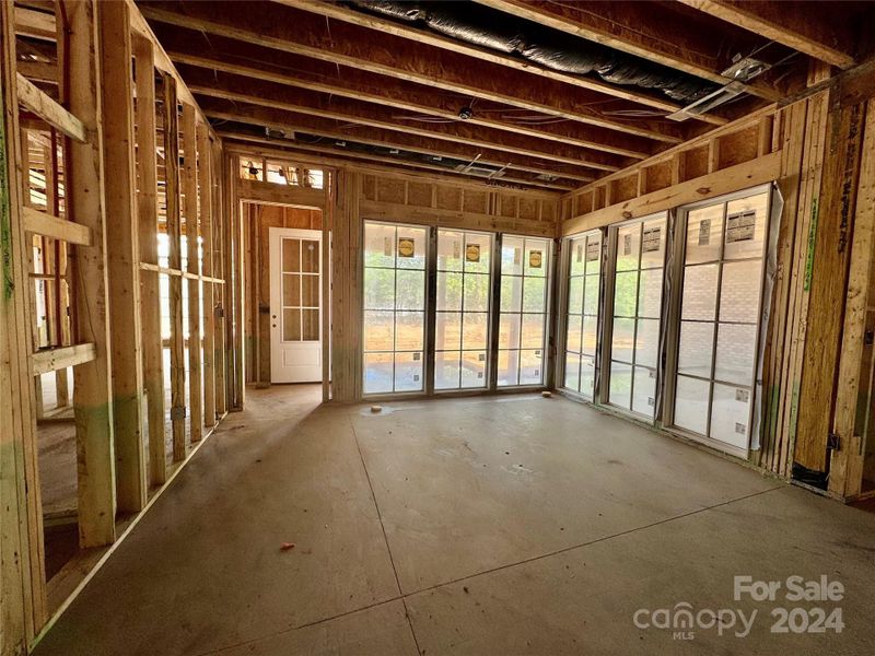 Dining area off kitchen