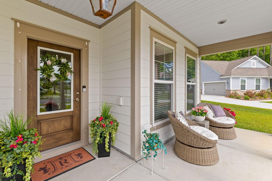 Exterior details and patio area of a home in , Johns Island (Image 4).