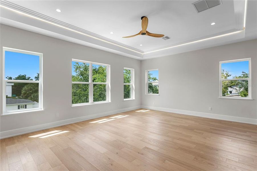 Spacious, unfurnished interior of a new home in , Tampa (Image 80).