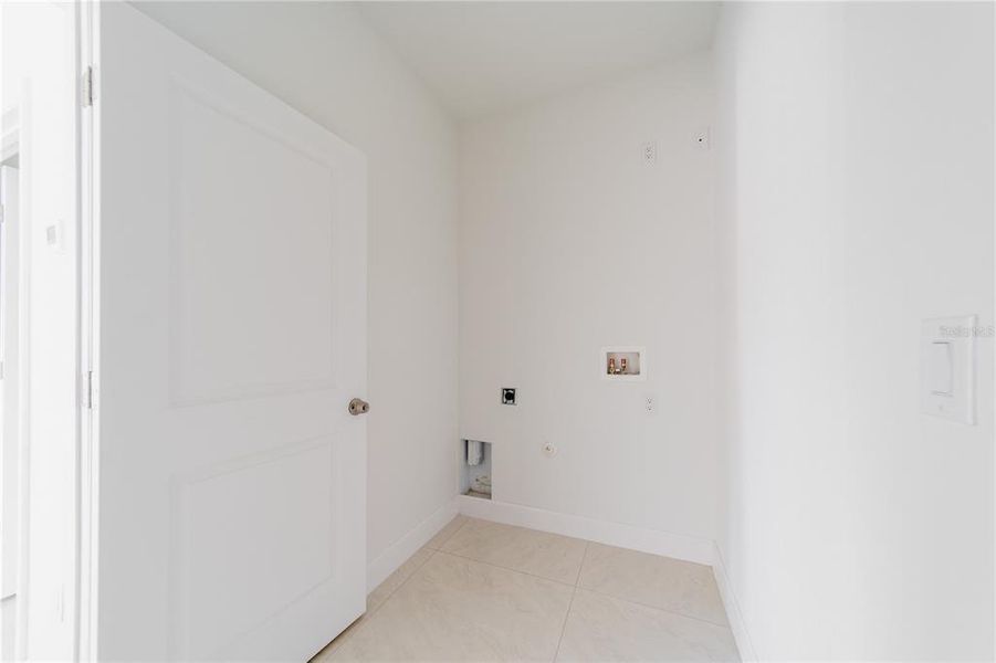 Spacious, unfurnished interior of a new home in , Port Charlotte (Image 19). Spacious, unfurnished interior of a new home in , Port Charlotte (Image 19).