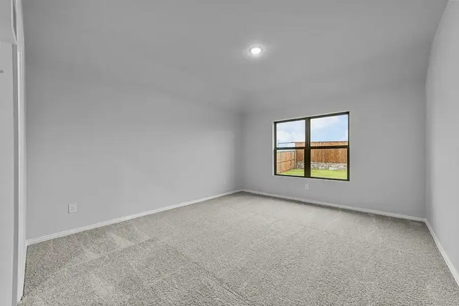 Spacious, unfurnished interior of a new home in Rolling Ridge, Van Alstyne (Image 22).