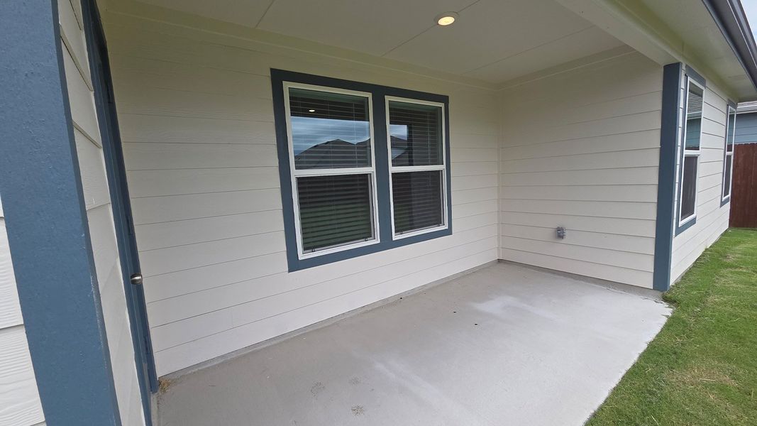 Exterior details and patio area of a home in Wildwood, Royse City (Image 2).