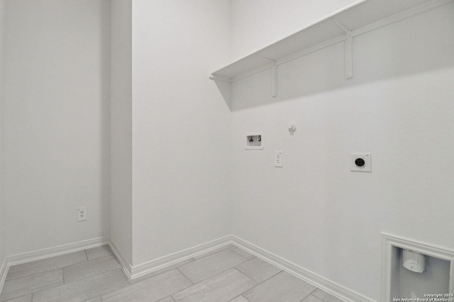 Spacious, unfurnished interior of a new home in , San Antonio (Image 30). Spacious, unfurnished interior of a new home in , San Antonio (Image 30).