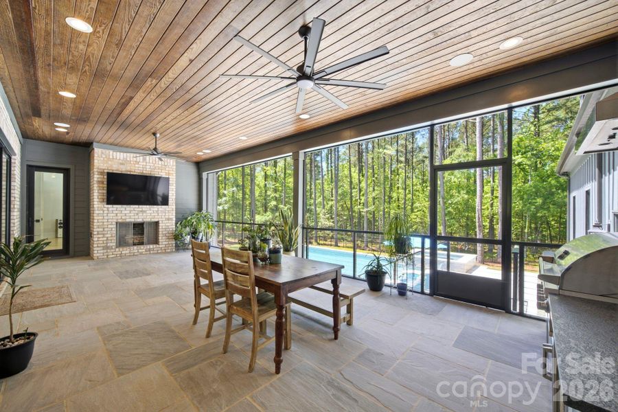 Image 47 of a home in .