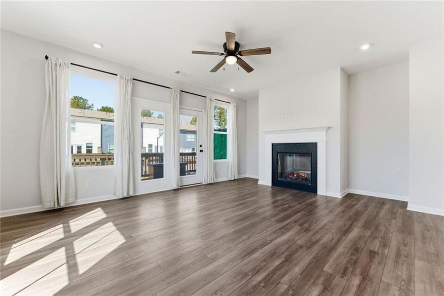 Spacious, unfurnished interior of a new home in Waverly at Buice Lake, Acworth (Image 15).