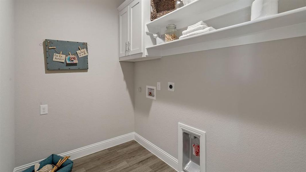 Spacious, unfurnished interior of a new home in Lakeview Pointe, Grand Prairie (Image 19). Spacious, unfurnished interior of a new home in Lakeview Pointe, Grand Prairie (Image 19).