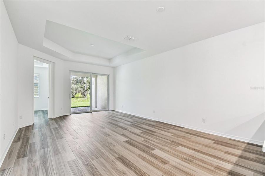 Spacious, unfurnished interior of a new home in Sweetwater at Lakewood Ranch, Lakewood Ranch (Image 18).