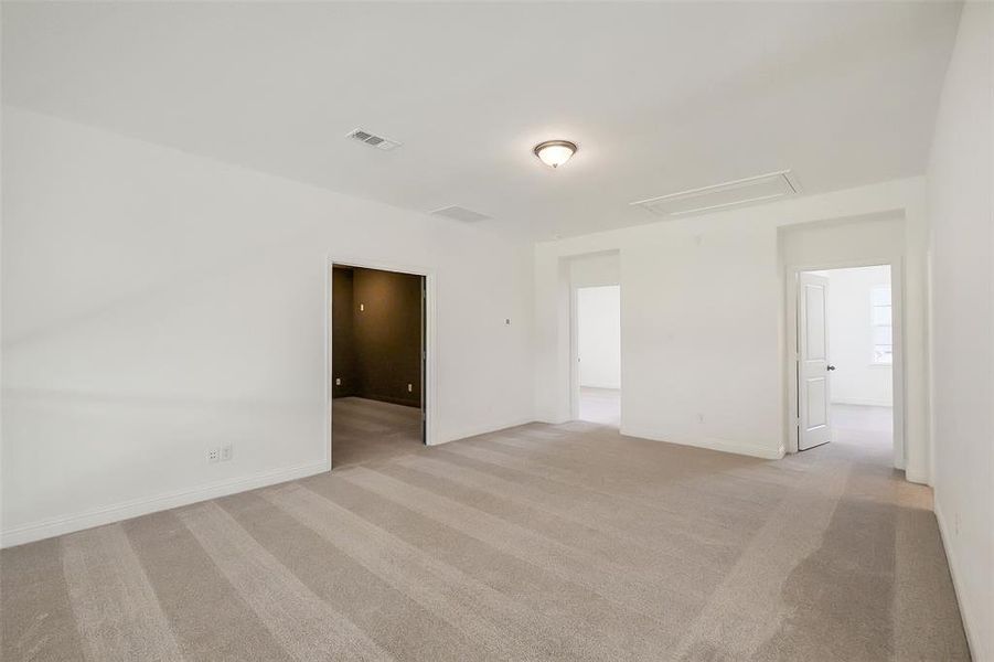 Spacious, unfurnished interior of a new home in Sienna 65', Missouri City (Image 36). Spacious, unfurnished interior of a new home in Sienna 65', Missouri City (Image 36).