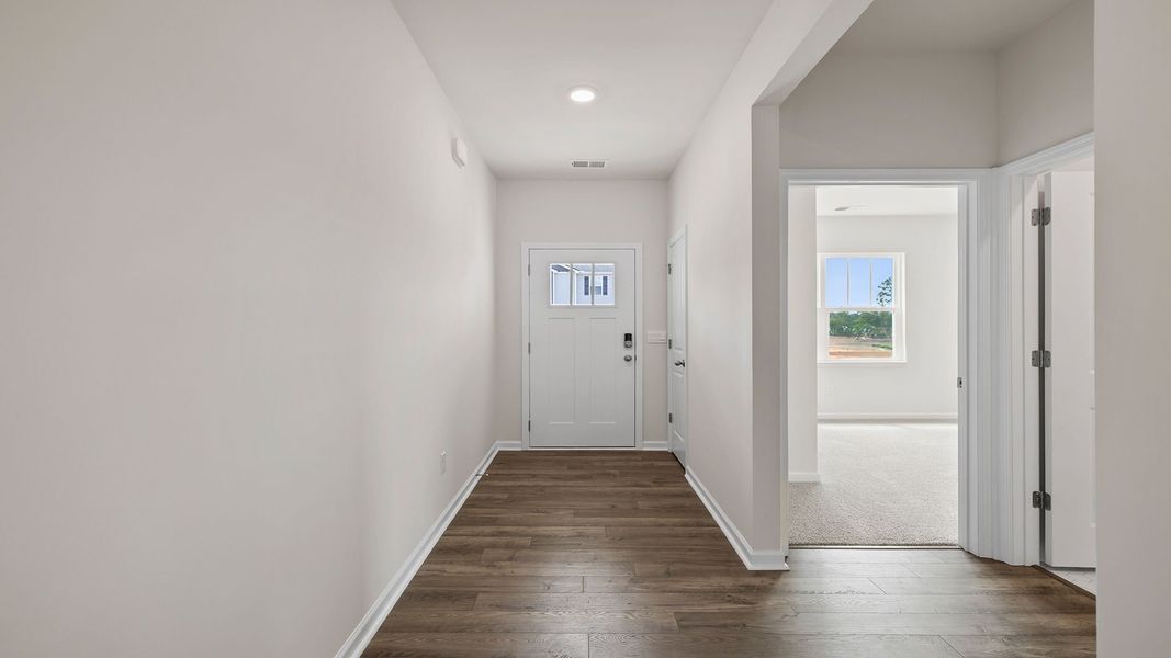 Spacious, unfurnished interior of a new home in Woodglen, Piedmont (Image 15).