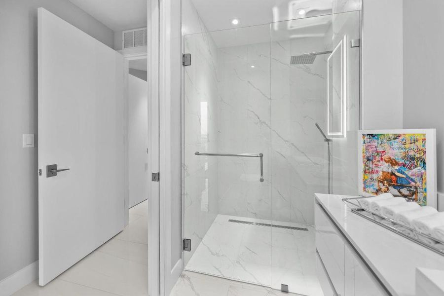 AFE74C8B-5920-4D1B-B27B-2E7E748AF973