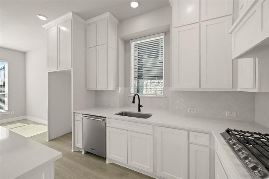 2210 Pelican- Kitchen (1) 2210 Pelican- Kitchen (1)