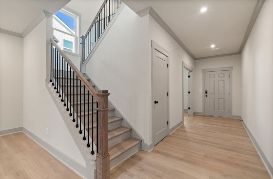 Newton II Entryway Newton II Entryway