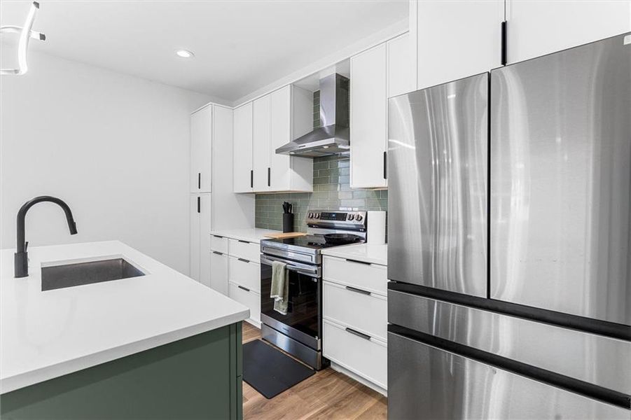 Furnished interior view inside a new home in , Atlanta (Image 70).