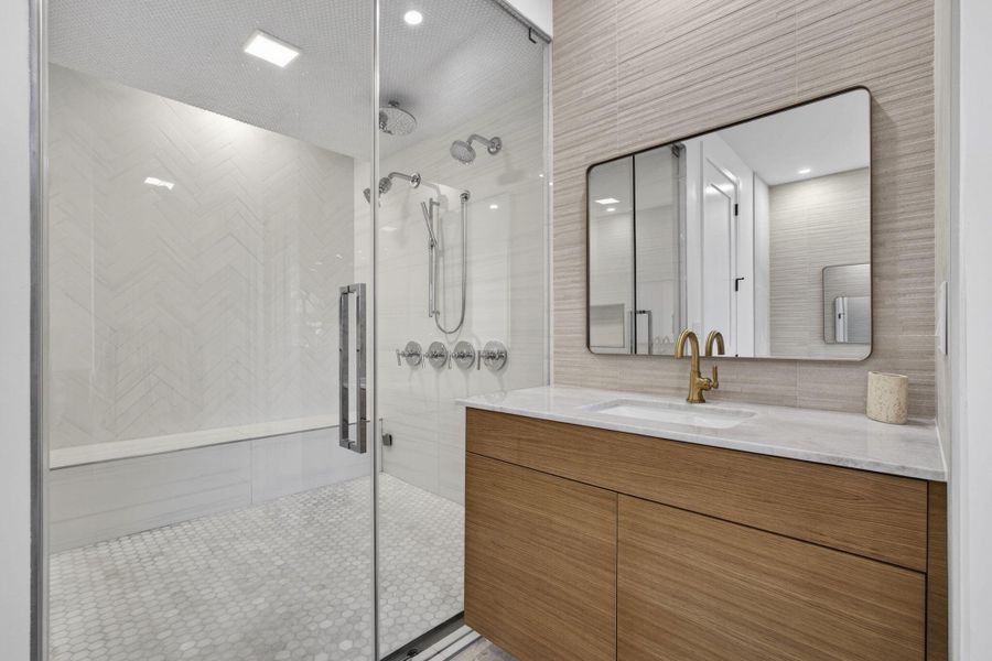 86-web-or-mls-BS1A4691