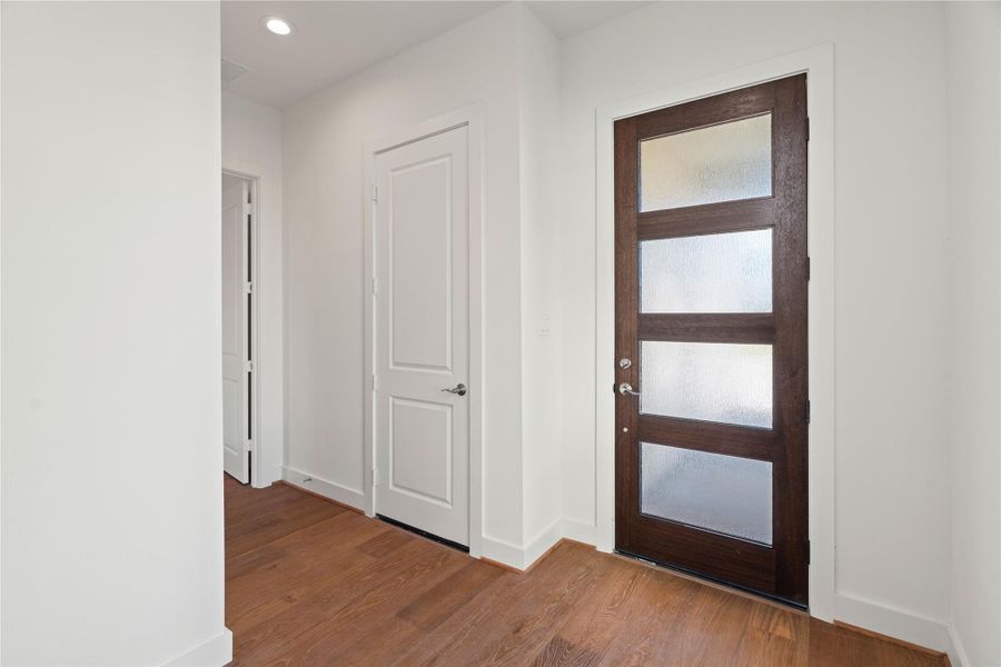 Spacious, unfurnished interior of a new home in , Houston (Image 13).