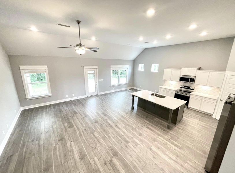Stock Photo: Showcasing the open floor plan w/ 11+ ceilings! Stock Photo: Showcasing the open floor plan w/ 11+ ceilings!