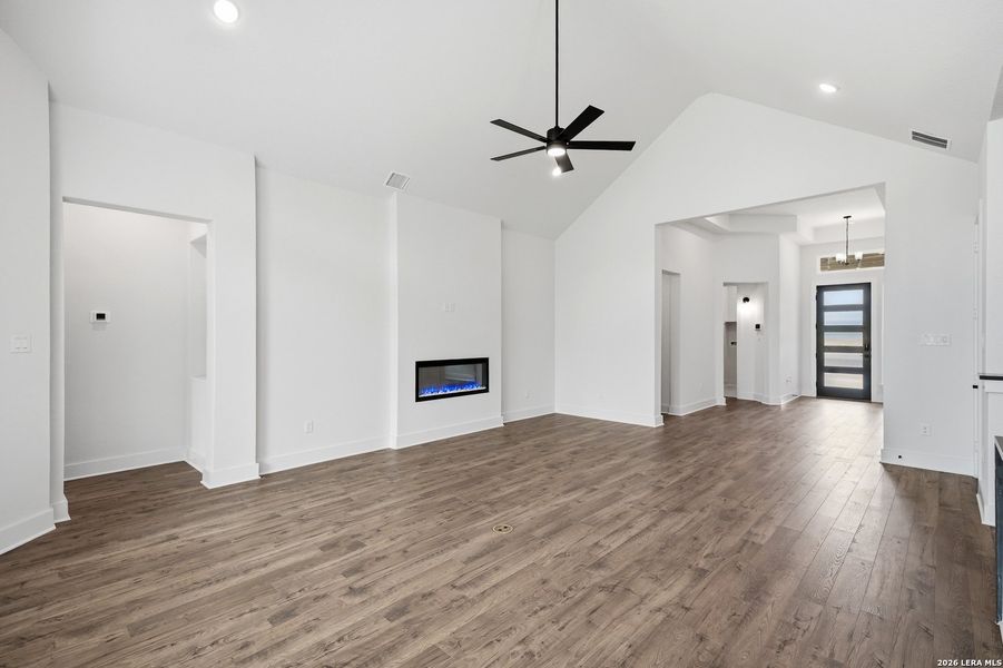 Spacious, unfurnished interior of a new home in The Reserve at Potranco Oaks, Castroville (Image 29).