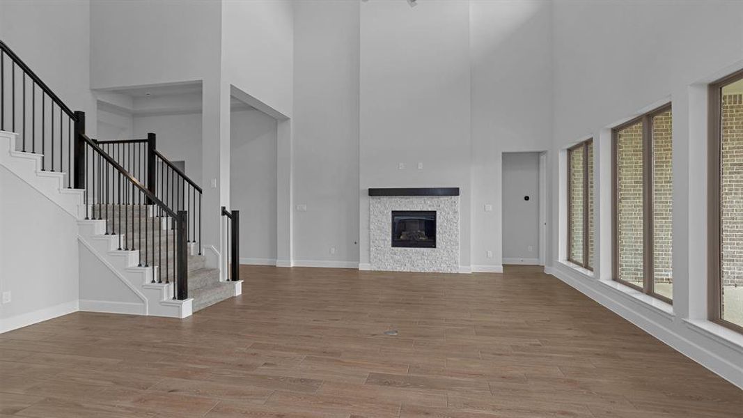 Spacious, unfurnished interior of a new home in Valencia 70', Manvel (Image 12). Spacious, unfurnished interior of a new home in Valencia 70', Manvel (Image 12).