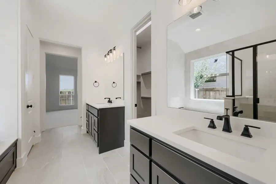 501 Splitrock - Primary Bathroom