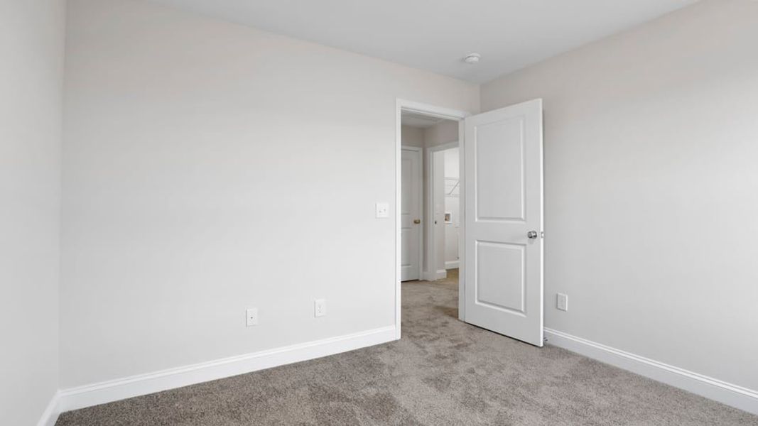 Spacious, unfurnished interior of a new home in Edgewood Estates, Greenville (Image 28).