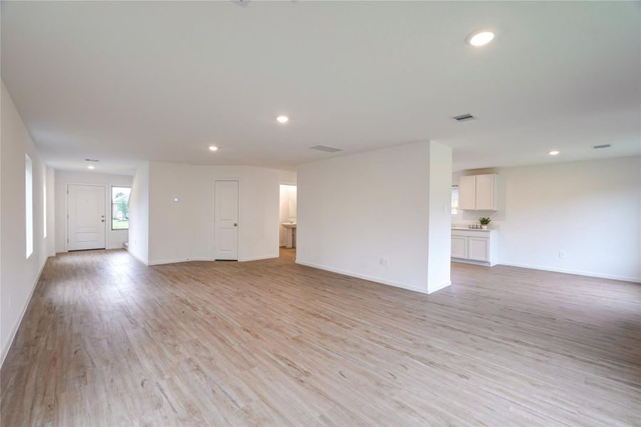 Spacious, unfurnished interior of a new home in Becker Landing, Hockley (Image 40).