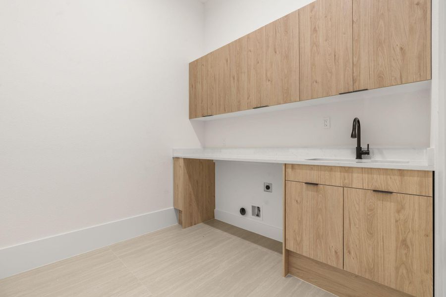 Close-up of interior finishes inside a home in , Tomball (Image 19).