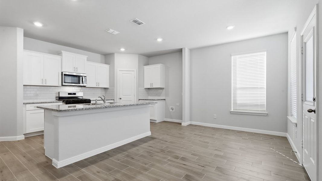 Furnished interior view inside a new home in Saratoga, Granbury (Image 9).