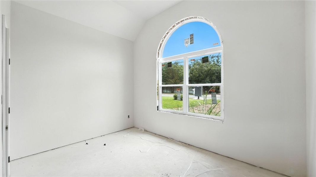 Spacious, unfurnished interior of a new home in , Gonzales (Image 11).