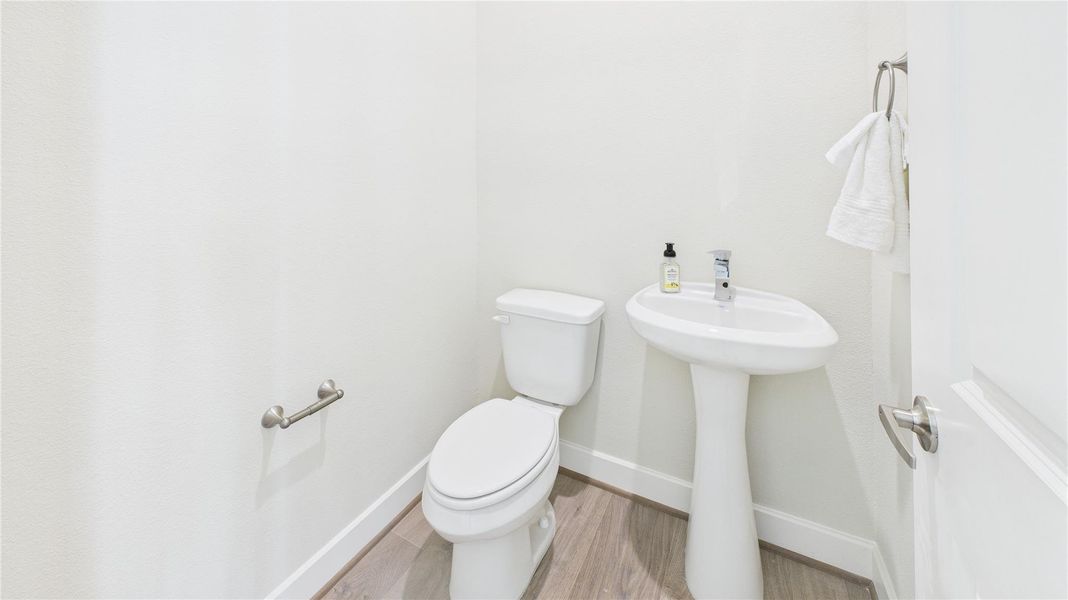 Furnished interior view inside a new home in Willowbend Point, Houston (Image 17). Furnished interior view inside a new home in Willowbend Point, Houston (Image 17).