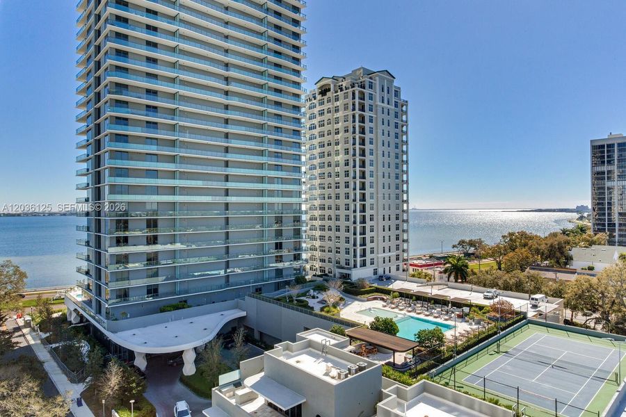 Condo located in Tampa, FL showcasing its design and architecture (Image 31). Condo located in Tampa, FL showcasing its design and architecture (Image 31).
