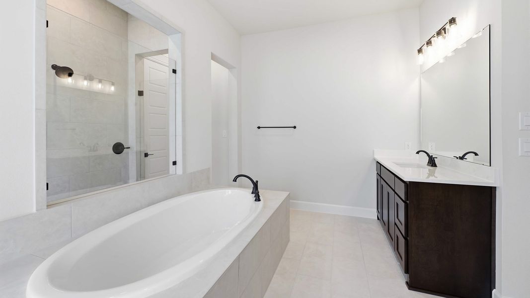 Furnished interior view inside a new home in Hillstead, Lavon (Image 15).