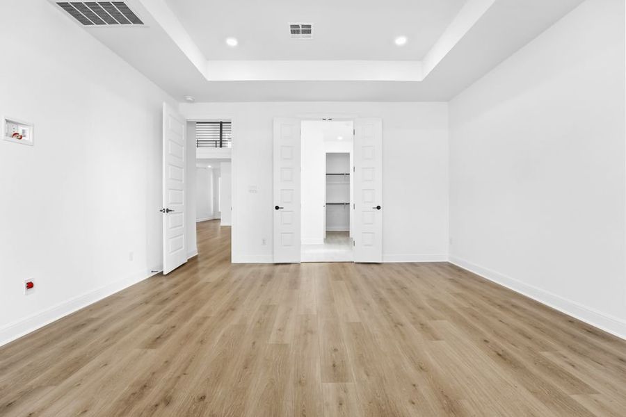 Spacious, unfurnished interior of a new home in Travisso, Leander (Image 15).