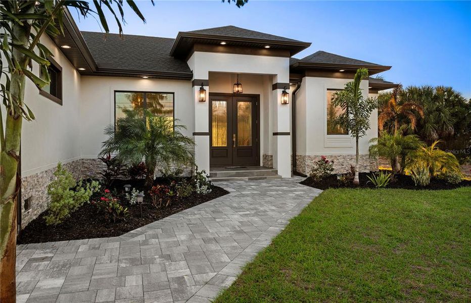 Exterior details and patio area of a home in , Port Charlotte (Image 41).