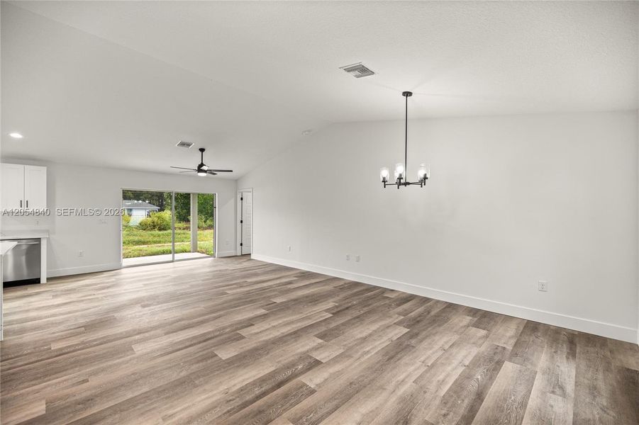 Spacious, unfurnished interior of a new home in , Ocala (Image 22).