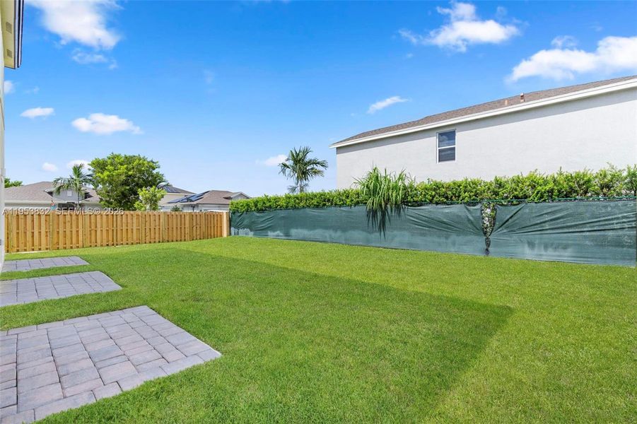 Exterior details and patio area of a home in , Homestead (Image 20).