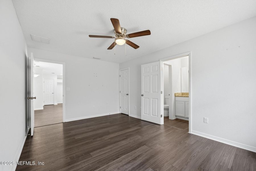 Spacious, unfurnished interior of a new home in , Jacksonville (Image 28).