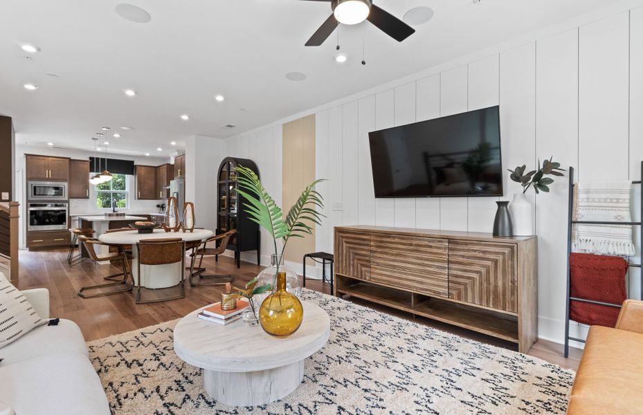 Image 45 of a home in Skyline.