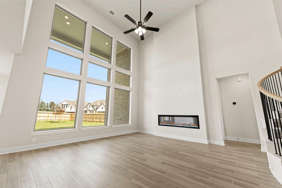 Spacious, unfurnished interior of a new home in ARTAVIA® - 60', Conroe (Image 12).