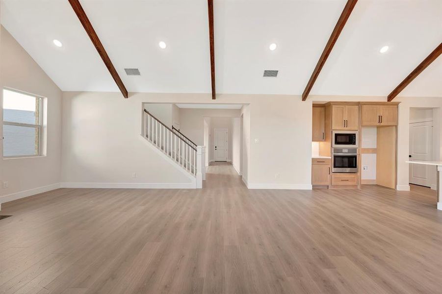 Spacious, unfurnished interior of a new home in Elevon, Lavon (Image 21).