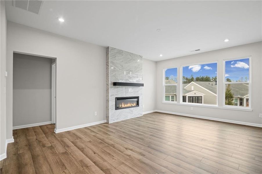 Spacious, unfurnished interior of a new home in Laurel Farms, Dallas (Image 30).