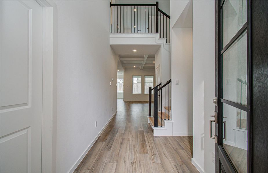 Spacious, unfurnished interior of a new home in Harvest Green, Richmond (Image 20).